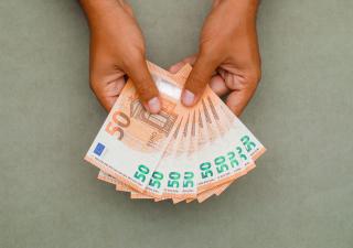 Cum sa iti indeplinesti visurile financiare cu venituri mici