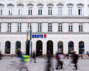 Erste Group a incheiat primele contracte pentru achizitia actiunilor BCR
