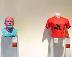 Comunismul pe tricouri si comunismul pe piele