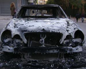 Protestele se extind in Europa: Masinile de lux din Germania sunt incendiate