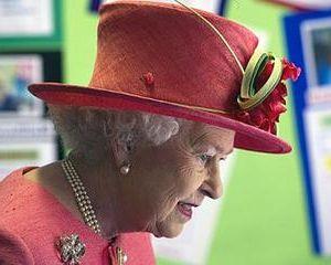 Guvernul britanic intentioneaza se taie din fondurile familiei regale