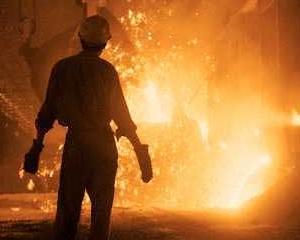ArcelorMittal va inchide definitiv doua furnale de otel din Franta