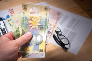 Euro peste 5 lei? Ce inseamna asta pentru romani si cine va resimti cel mai tare impactul