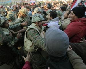 EGIPT: Armata le da un ultimatum protestatarilor din Piata Tahrir