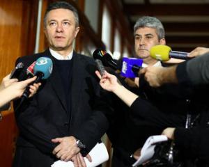 Ministrii care raman: Gabriel Oprea (Aparare) si Cristian Diaconescu (Externe). Restul portofoliilor se negociaza