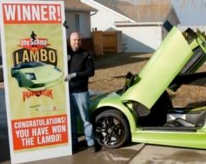 Un american a facut praf un Lamborghini la sase ore dupa ce l-a castigat la un concurs