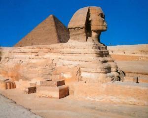 Cum au fost construite piramidele faraonilor din Egipt?