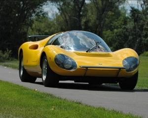 Ferrari vrea sa vanda MAI PUTINE masini in 2013