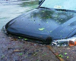 Inundatiile din Romania: Peste 500 de kilometri de drumuri au fost distruse