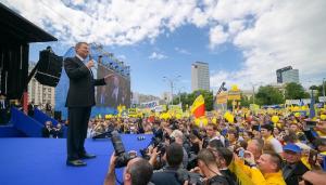 Klaus Iohannis in Piata Victoriei: Daca pierdem independenta justitiei, pierdem tot!