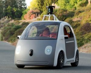 Unii dintre cei mai experimentati designeri critica masina autonoma de la Google