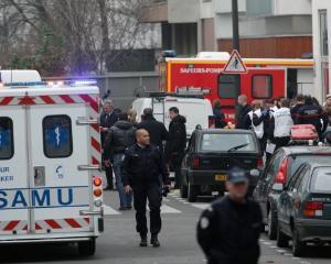 Alerta. Atentate teroriste la PARIS. Franta a declansat stare de urgenta si a inchis granitele