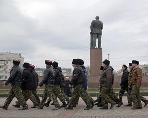 Separatistii din Luhansk, Ucraina, solicita prezenta unor militari ai Rusiei in zona