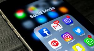 Retelele sociale revin la normal. Facebook, Instagram si WhatsApp explica problemele de miercuri seara