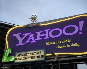 Yahoo renunta la mailul clasic